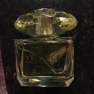 Versace yellow diamond
