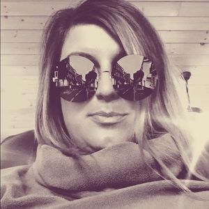 Meet your Posher, Brandy