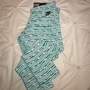 NIKE running capris