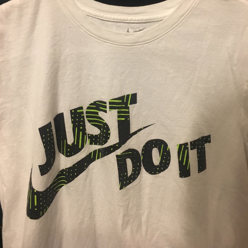 Nike just do it white size medium like new