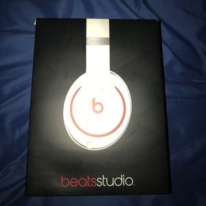 Beats by dre headphones (studio)