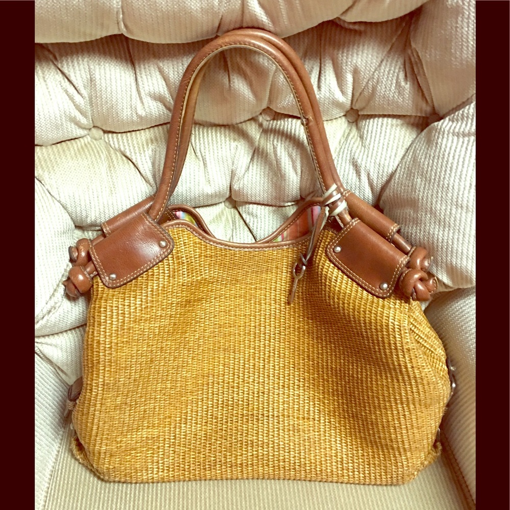 Large tan Fossil shoulder Bag lots of room