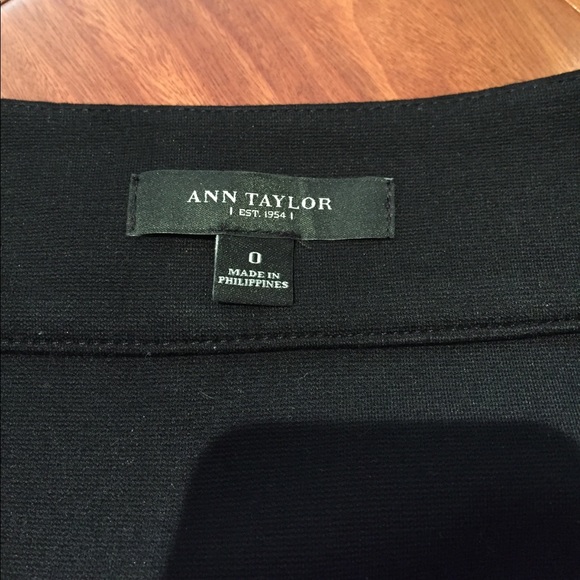 Ann Taylor formal pencil skirt - Picture 5 of 5