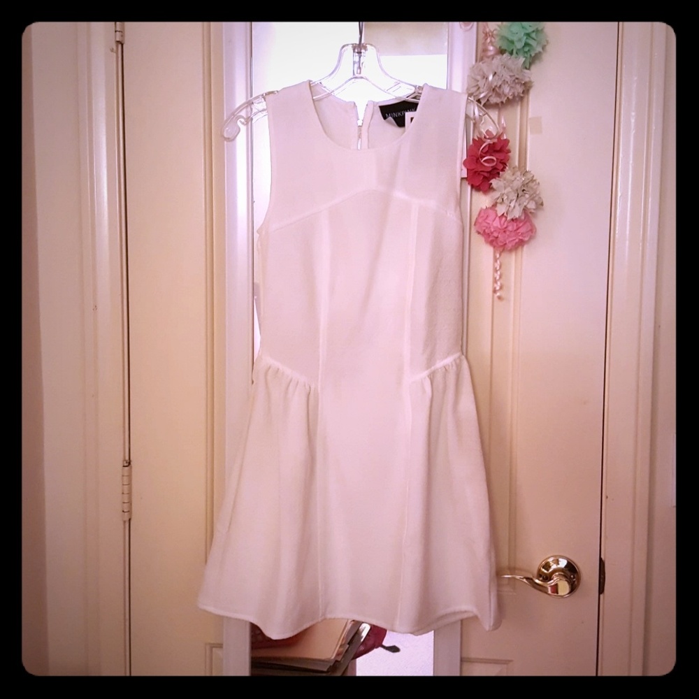 MINKPINK • White Sleeve-less dress