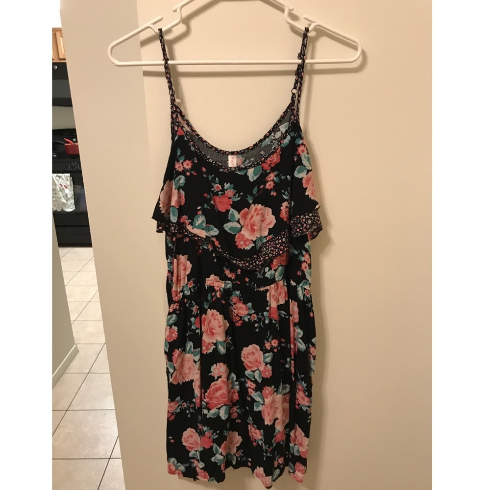 Black Floral minidress with pockets!