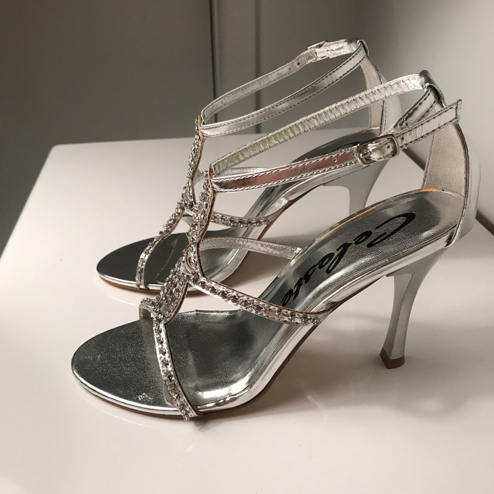 ‼️LAST ONE!⏳Silver Rhinestone Dress Heels! 💎 - Picture 3 of 6