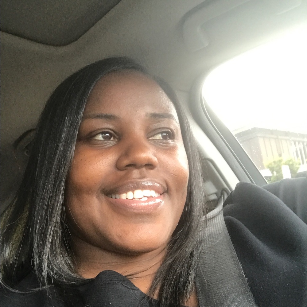 Meet your Posher, Monique
