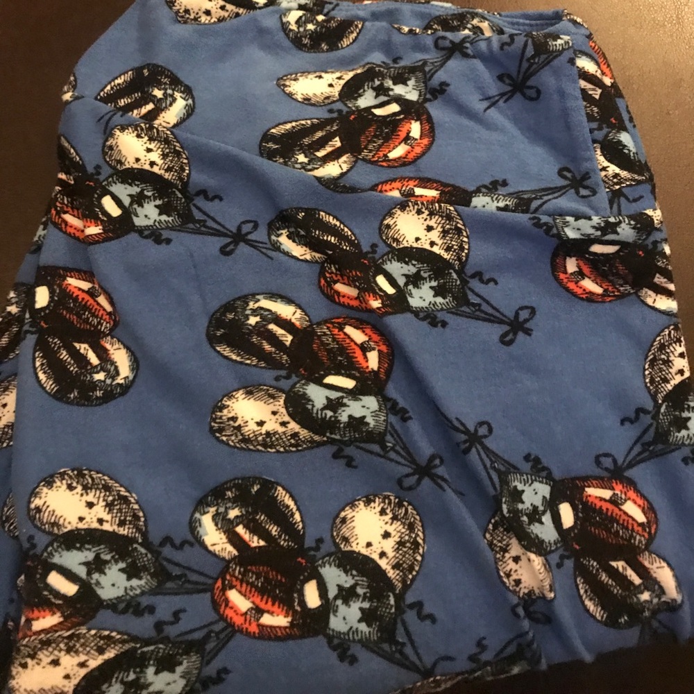 Lularoe Balloon flag leggings TC