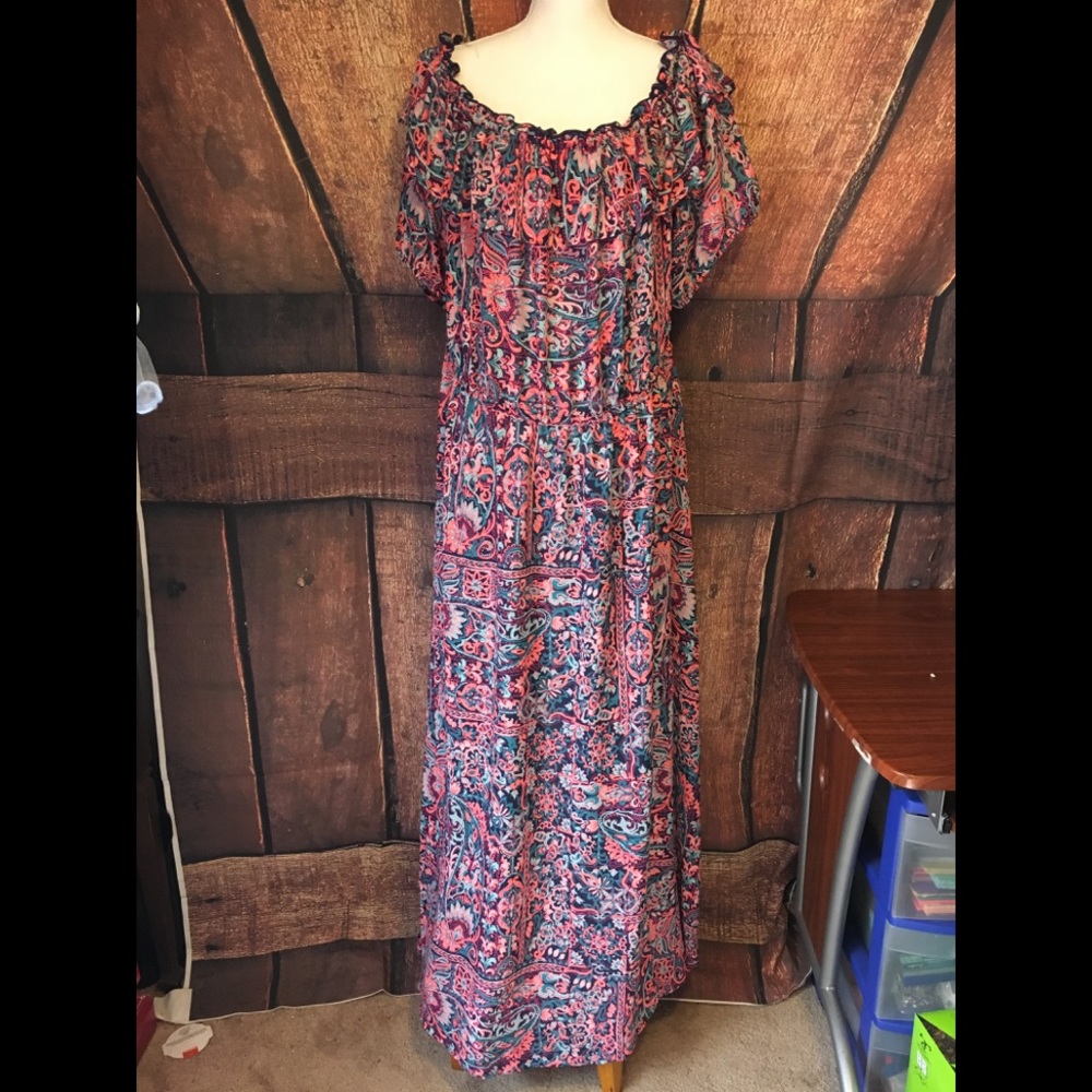 NWT MAXI DRESS OFF SHOULDER OR ON BRIGHT COLORS 20