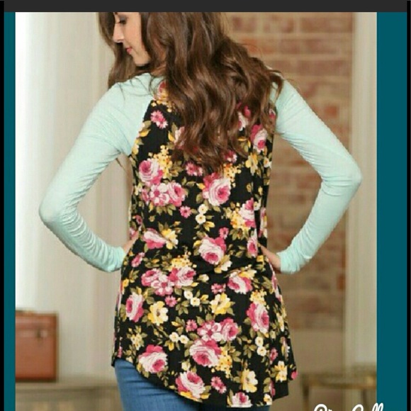 Floral Raglan long sleeve knit Tunic 💜 - Picture 3 of 7