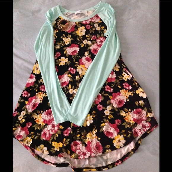 Floral Raglan long sleeve knit Tunic 💜 - Picture 5 of 7