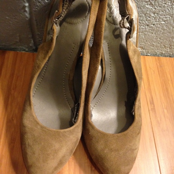 BCBG Heels - Picture 2 of 3