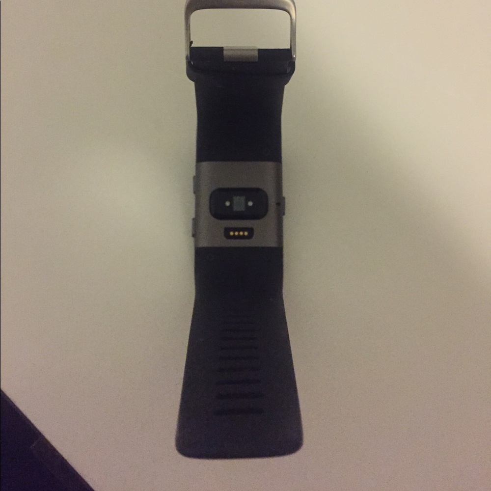 Working Fitbit surge - Picture 2 of 4