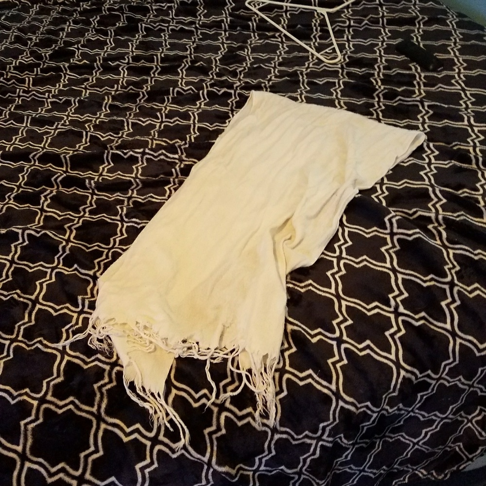 Scarf - Picture 2 of 3