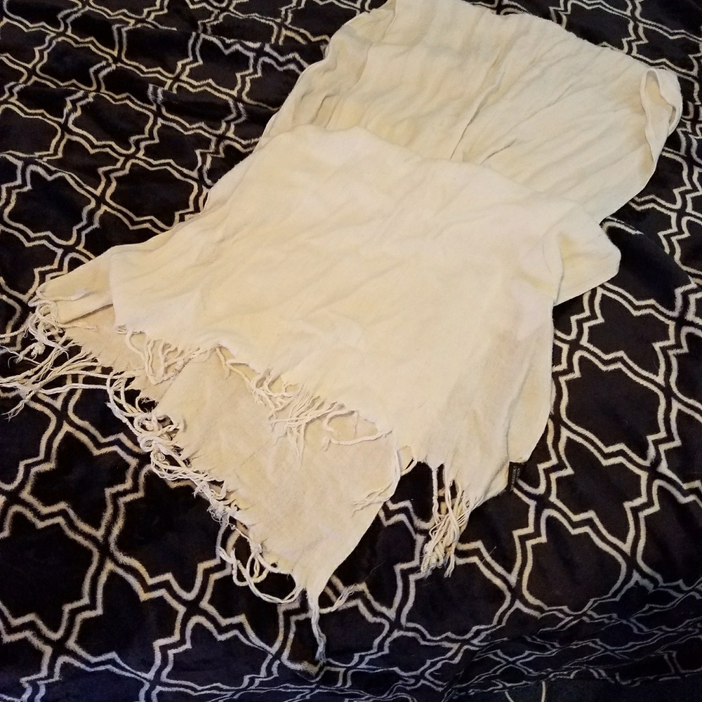 Scarf - Picture 3 of 3