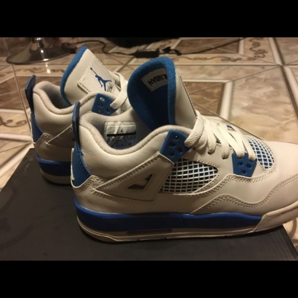 JORDAN SHOES! - Picture 2 of 4
