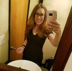 Meet your Posher, Laura