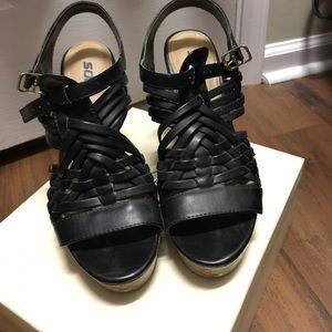 Black and brown wedges