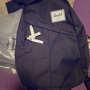 Black Herschel back pack Black Herschel back pack