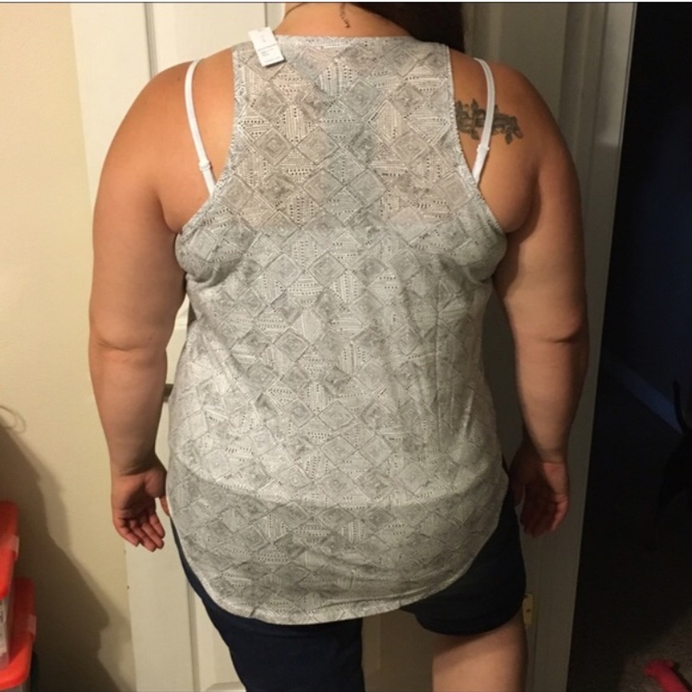 ➕ NWT Relaxed Fit Racerback Tank - Picture 4 of 4