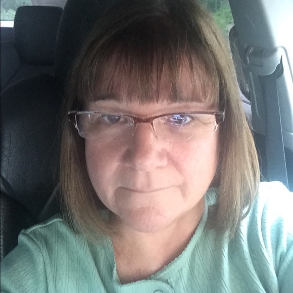 Meet your Posher, Debbie - Picture 1 of 1