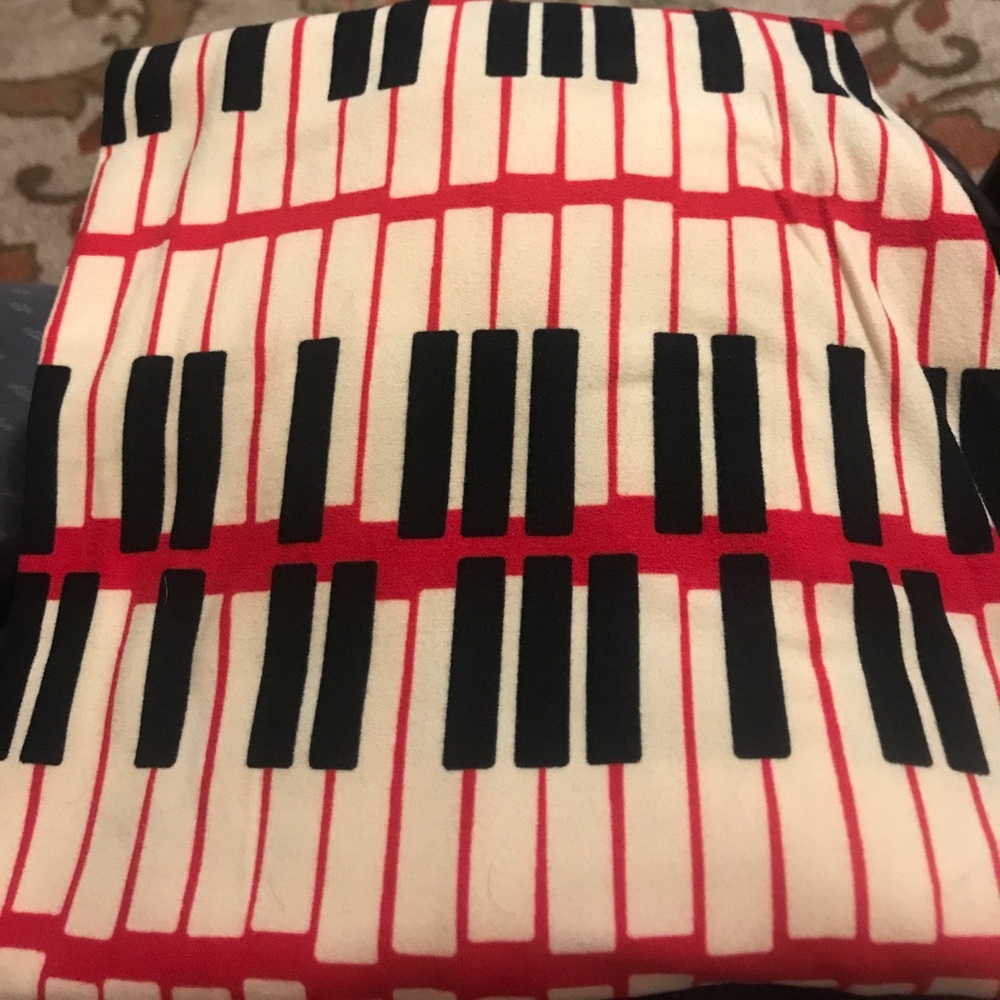 Lularoe Piano TC Leggings