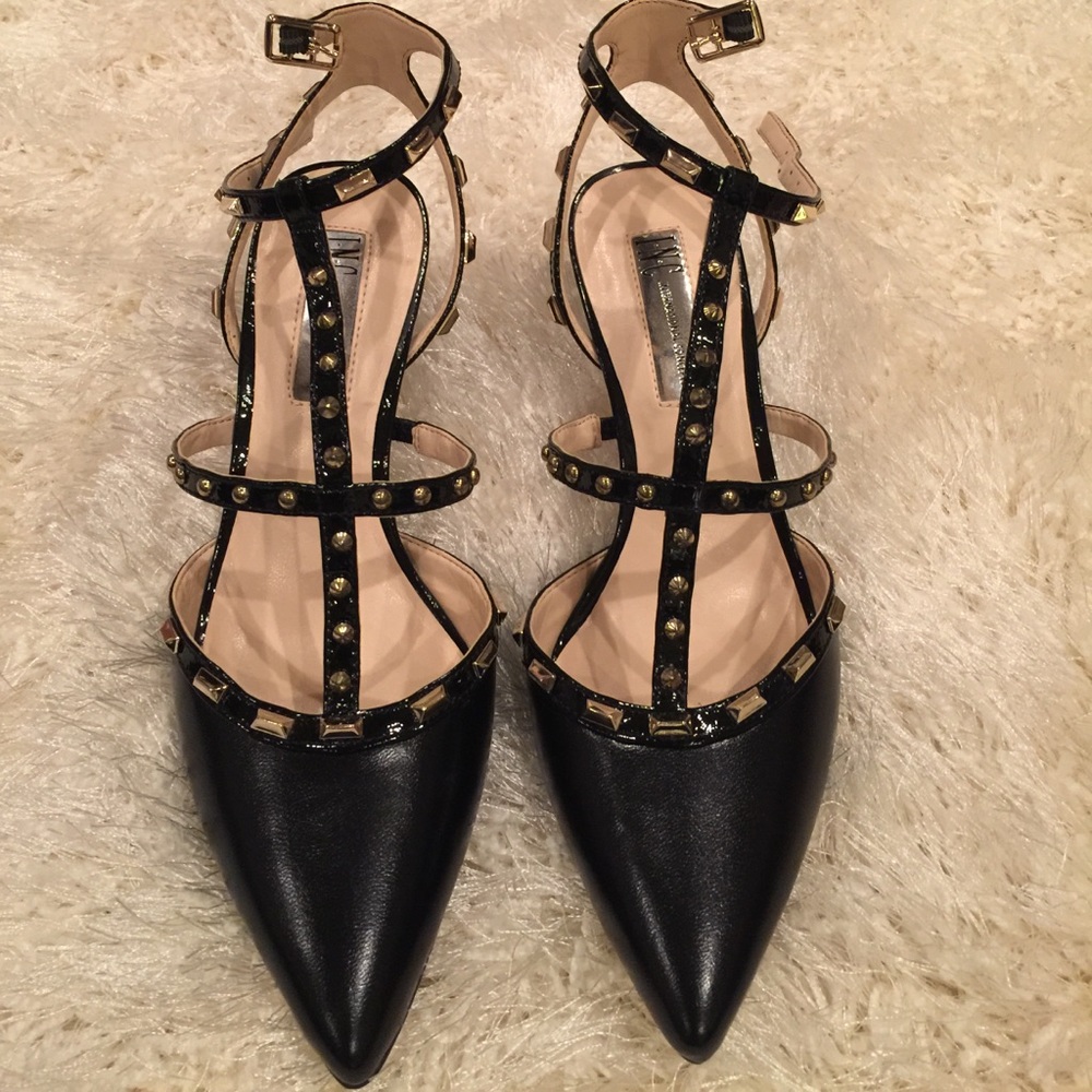 Make Offer ! NWT Gorgeous stud Strappy heels 