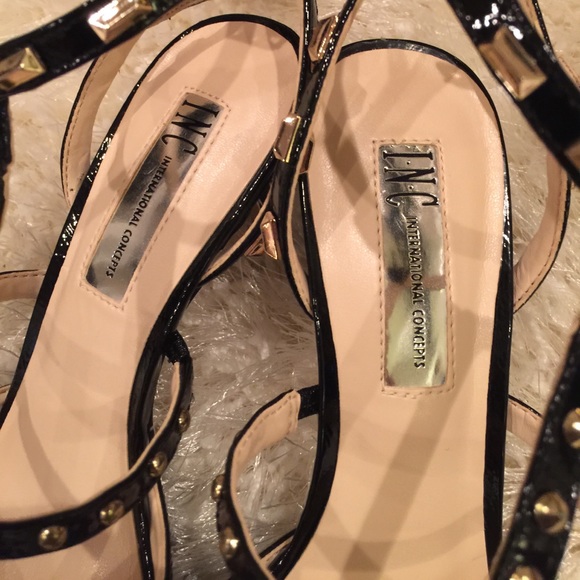 Make Offer ! NWT Gorgeous stud Strappy heels - Picture 6 of 7