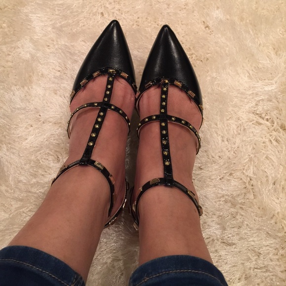 Make Offer ! NWT Gorgeous stud Strappy heels - Picture 2 of 7