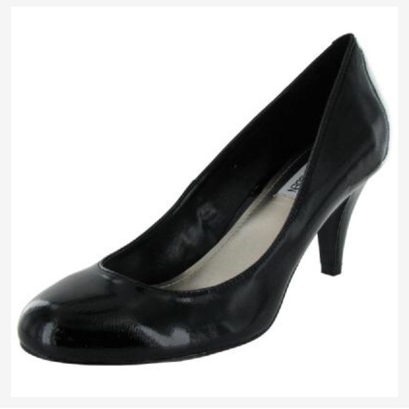 Steve Madden Ulltra Patent Leather Pump - Picture 2 of 8