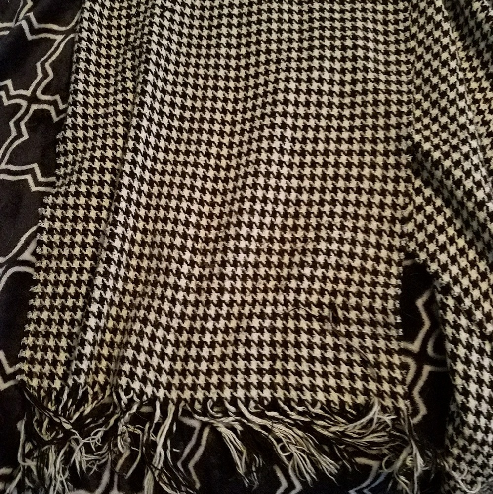 Scarf - Picture 3 of 3