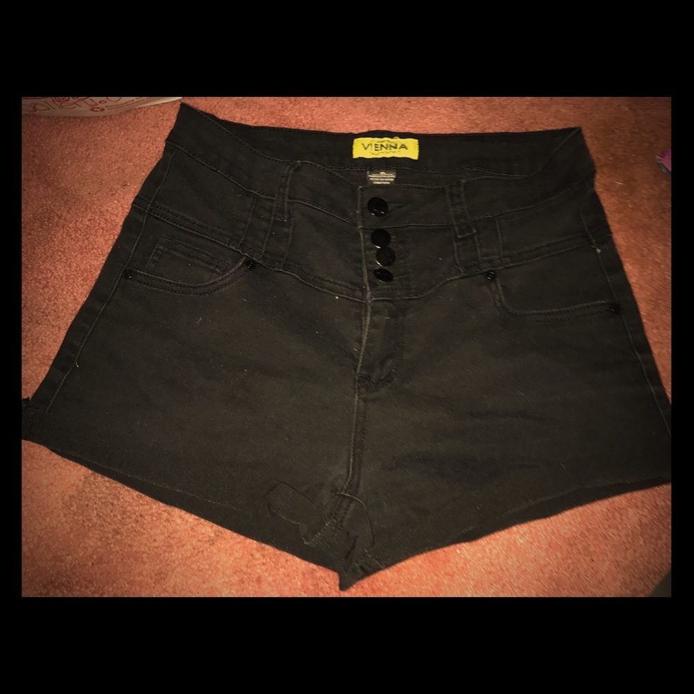 High Rise Vienna 4- button black shorts- Size 9