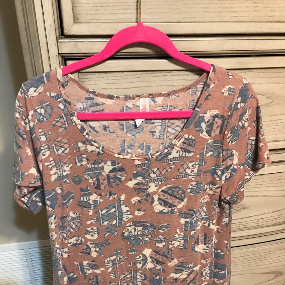 Lularoe classic tee