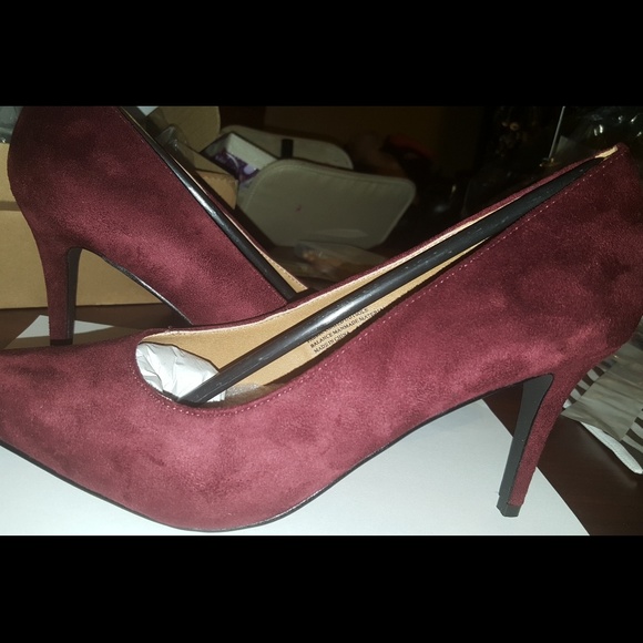 💣💣SOLD💣💣Burgandy Suede Pumps - Picture 2 of 4