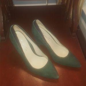 Kenneth Cole Suede - Pointed - Arched Wedge Pump