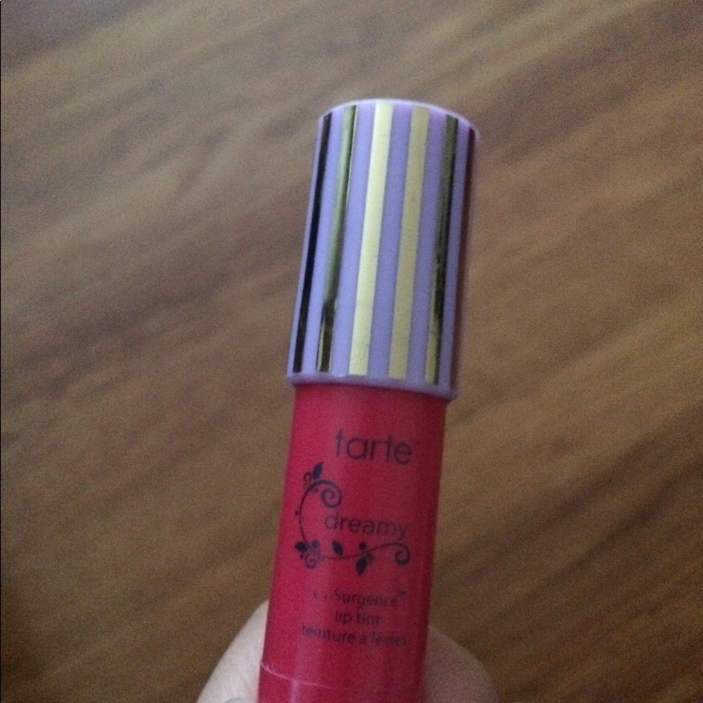 tarte dreamy lip surgence lip tint