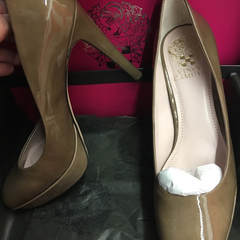 Shoes - Picture 6 of 7