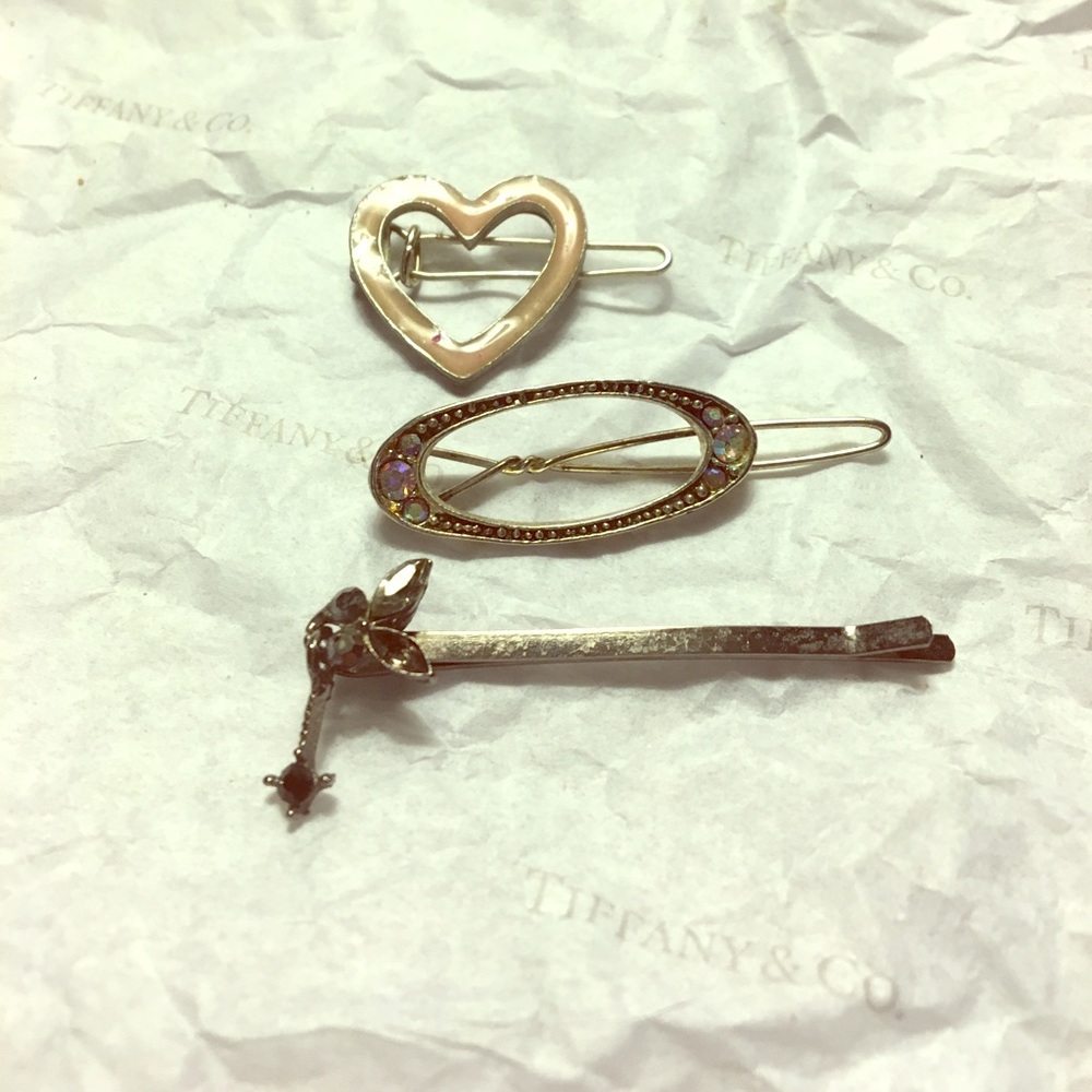 Lot of 3 pretty hair clips.