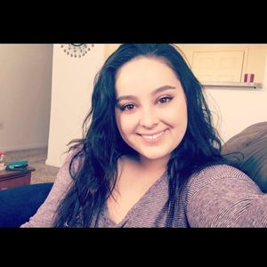 Meet your Posher, Elizabeth