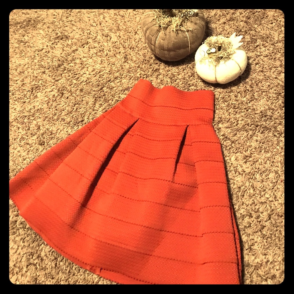 H&M Orange Mini Skirt 🎃🍂 *Donated to Schoola*