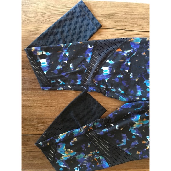 Zella Pattern Mesh Insert Legging - Picture 3 of 3