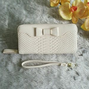 White Bow Wallet🌼
