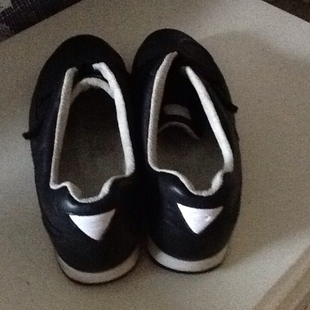 Shoes - Picture 2 of 3