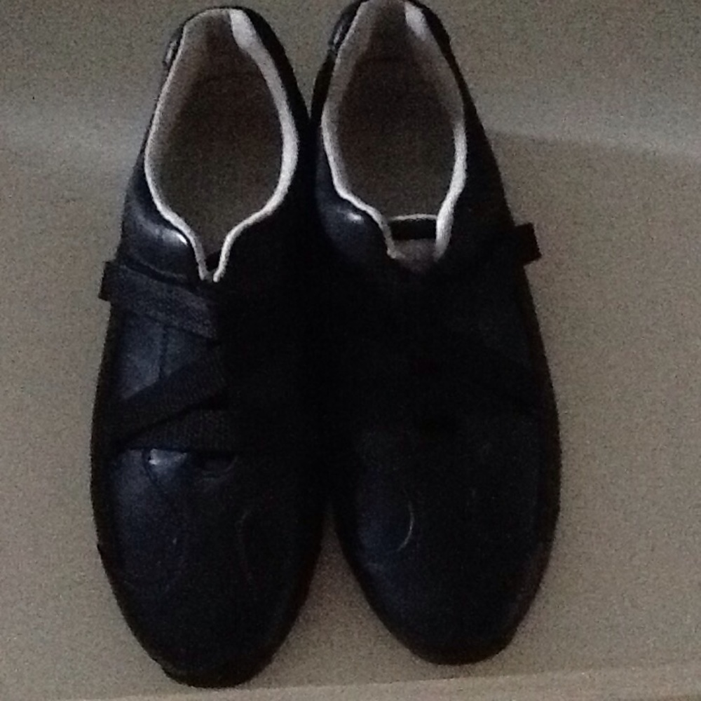 Shoes - Picture 3 of 3