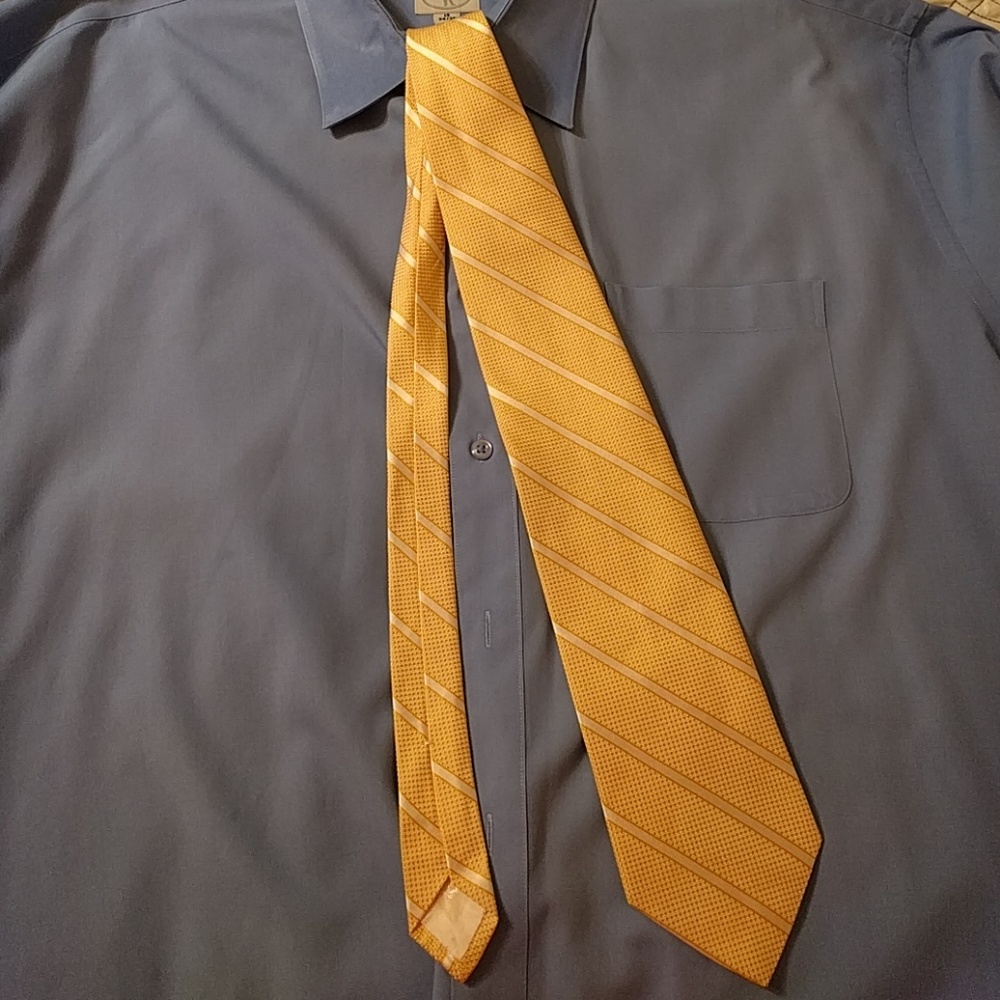 Brooks Brothers 100% pure silk tie