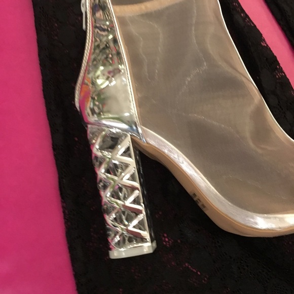 ⭐️ 5 STAR ⭐️ Silver MESH and silver chrome BOOTIE - Picture 3 of 3