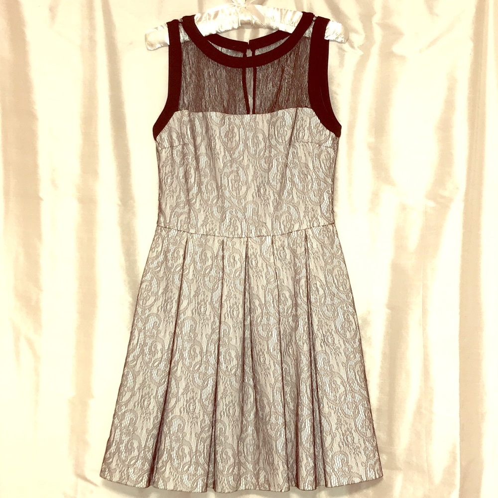 Zara black & white lace dress. Lined. sz small