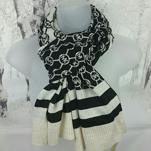 LAST 1Metallic Michael Kors Scarf - Picture 3 of 3