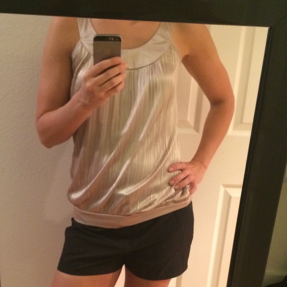 Shimmery Gold Blouse! Great condition! - Picture 2 of 3