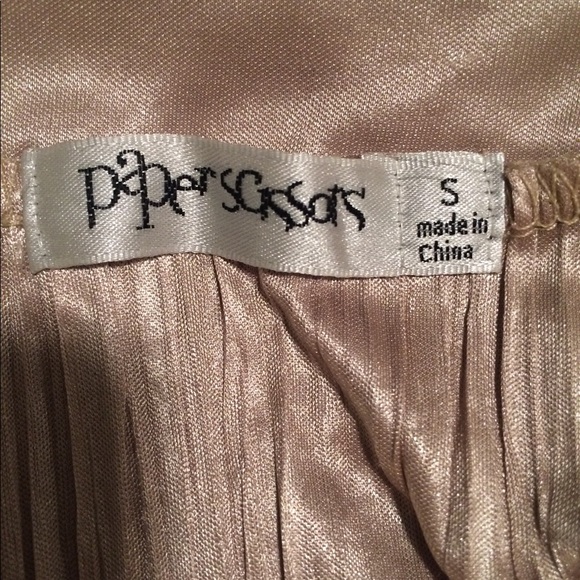 Shimmery Gold Blouse! Great condition! - Picture 3 of 3